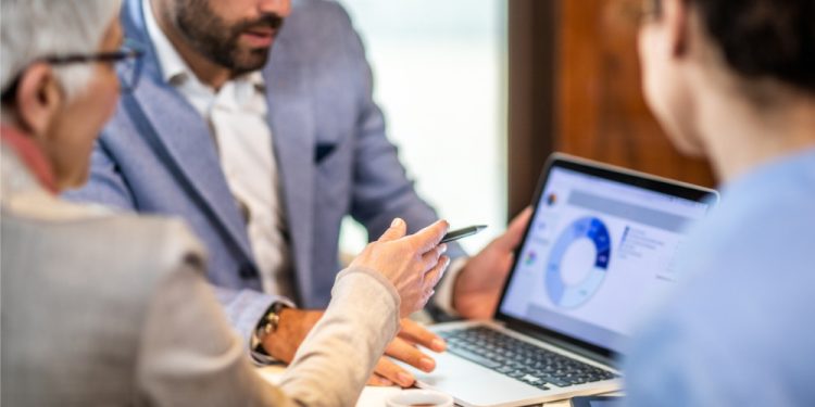 Munich Re posts decrease internet lead to first quarter