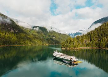 Why Small Ship Crusing Is So Fashionable (and Easy methods to Plan & Shield Your Journey) – TME Journey Insurance coverage